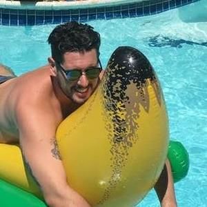 Meet your Posher, Louis